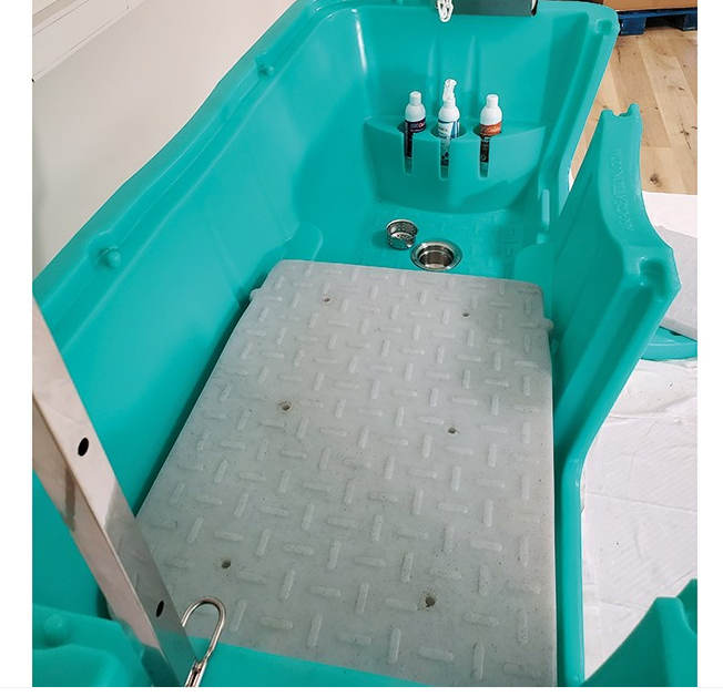 Vasca da bagno in polietilene - Piedini in acciaio inox